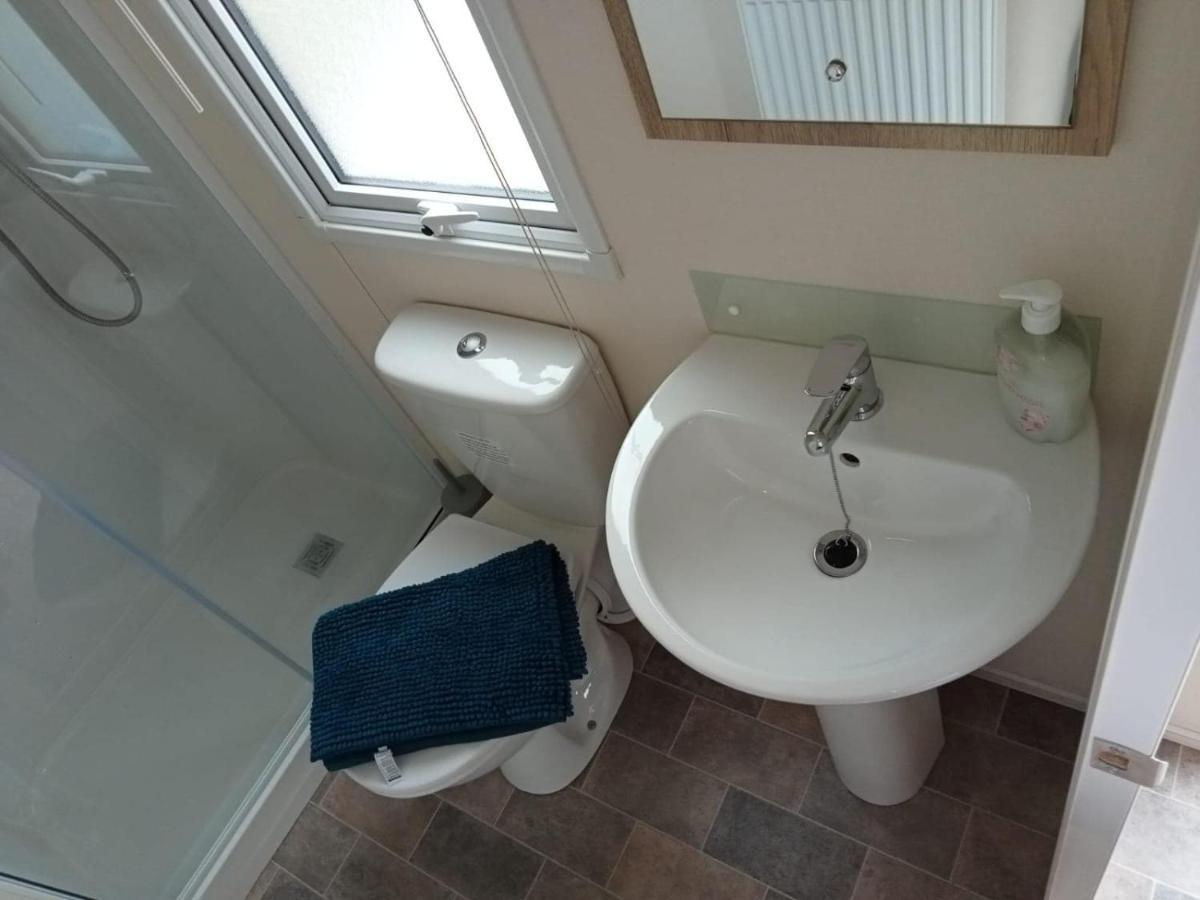 New 2 Bed Holiday Home With Decking In Rockley Park Dorset Near The Sea Lytchett Minster Exterior foto